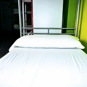 feetup-yellow-nest-hostel-barcelona.catalonia-hotels.com/